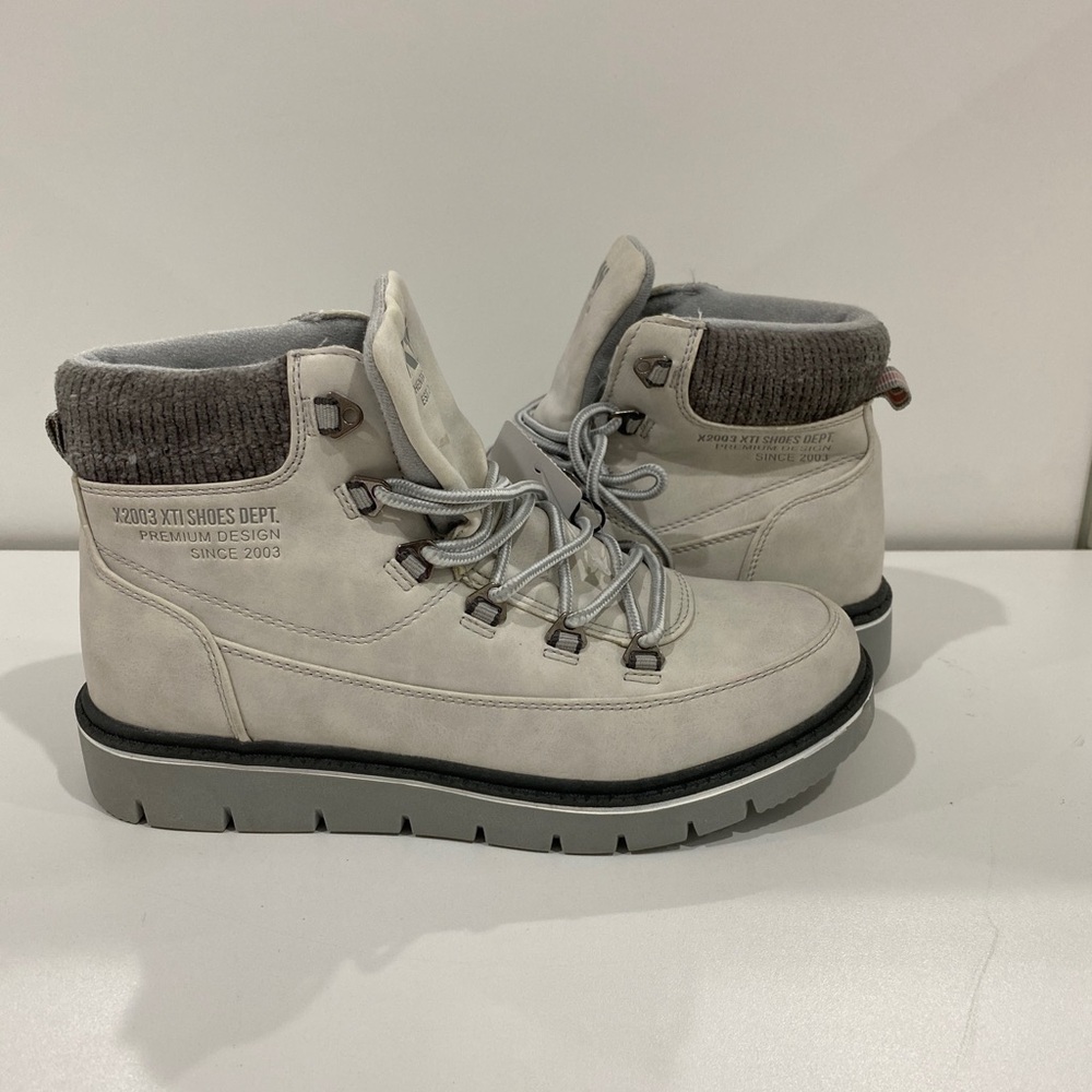 women's boot.
